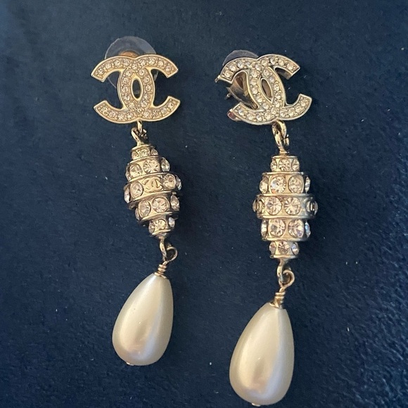 Chanel CC Pearls and Stones Earrings - Picture 8 of 8